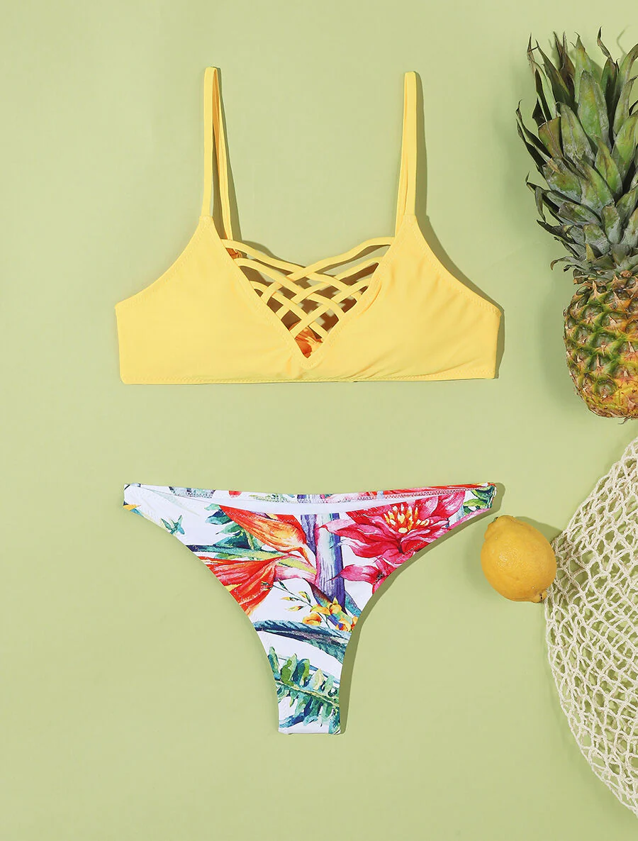 Ongelijk bikini met bloemenprint - Geel