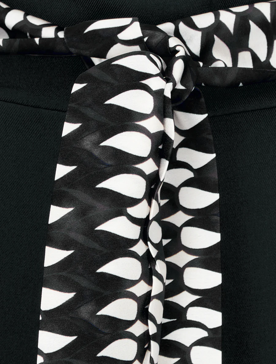 Effen wijde broek met ceintuur - Zwart - Image 3