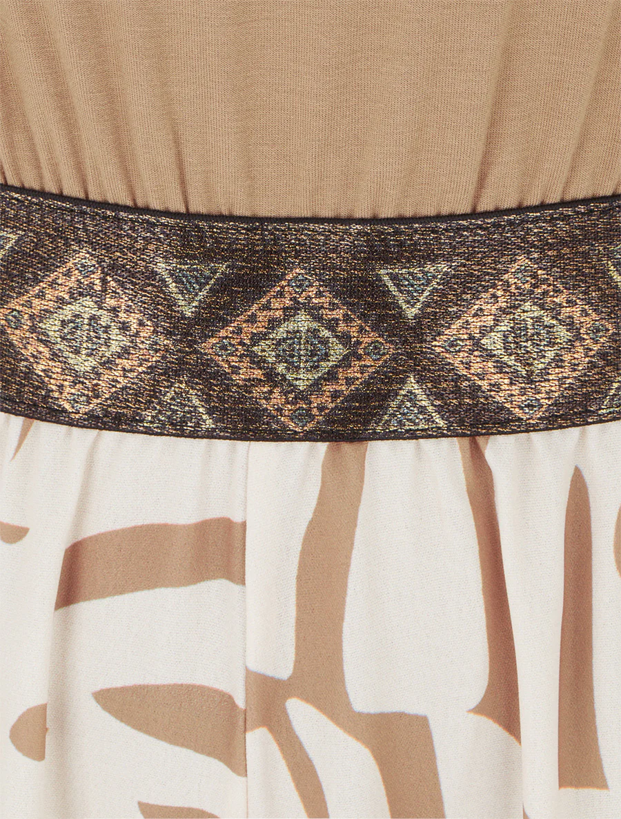 Gedessineerde bladeren jumpsuit met glanzende bandjes - Kameel - Image 3
