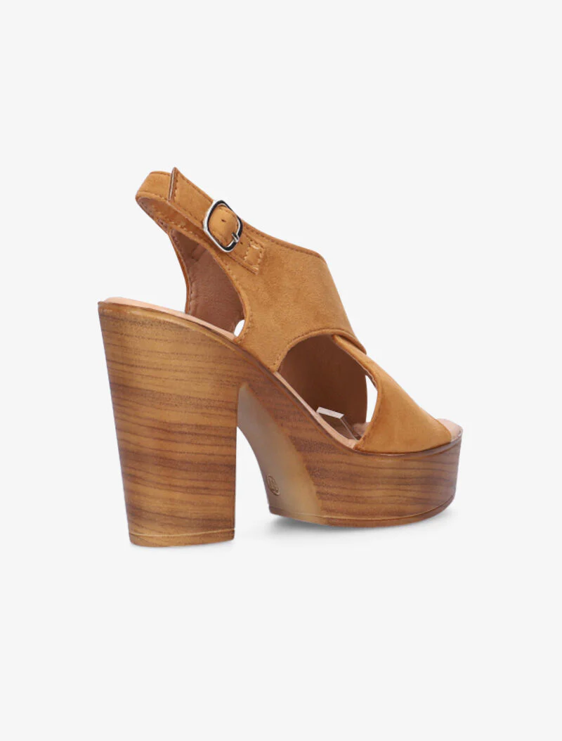 Gekruiste sandalen met houten hak - camel - Image 4