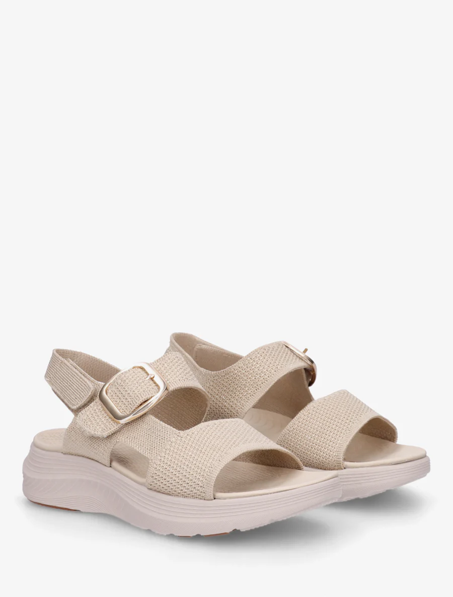 Iridescerende stoffen sandalen met gesp en klittenband. - Beige - Image 4