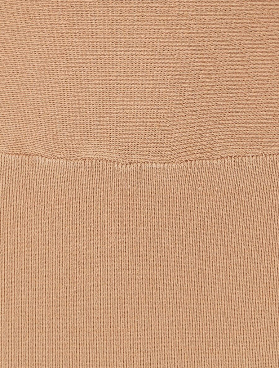 Middellange trui jurk met borduursels op de rug - Kameel - Image 3
