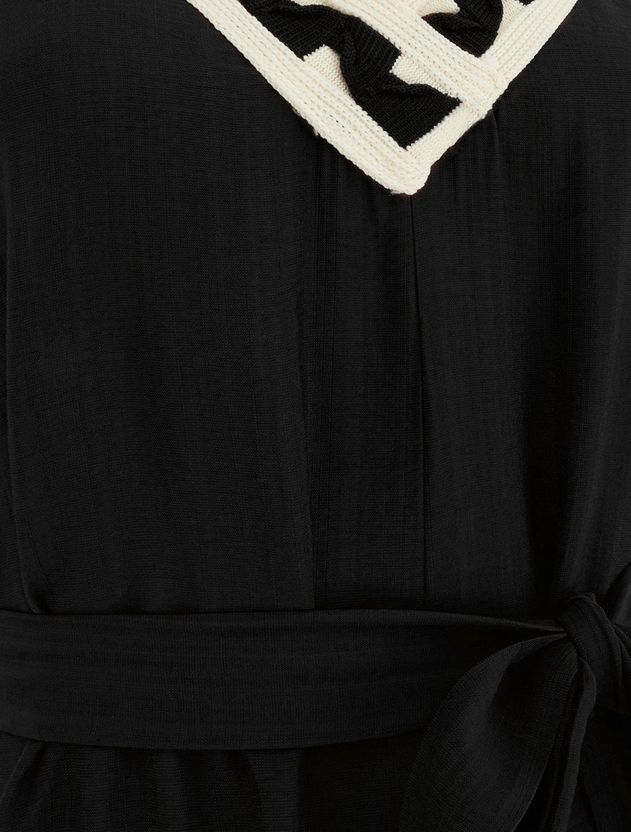 Mouwloze lange jurk met fantasie V-hals - Zwart - Image 3
