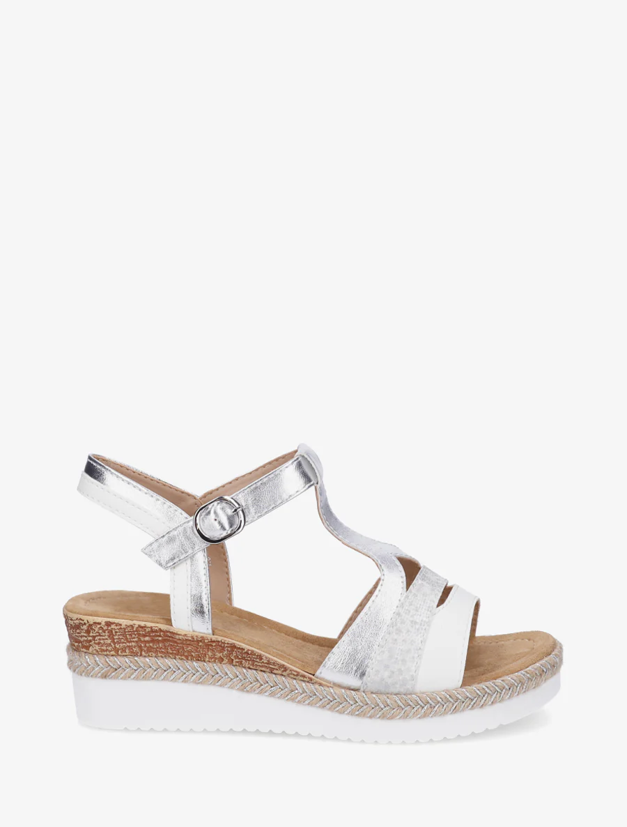 Parelmoeren sandalen met een fantasie T-bandje. - Wit