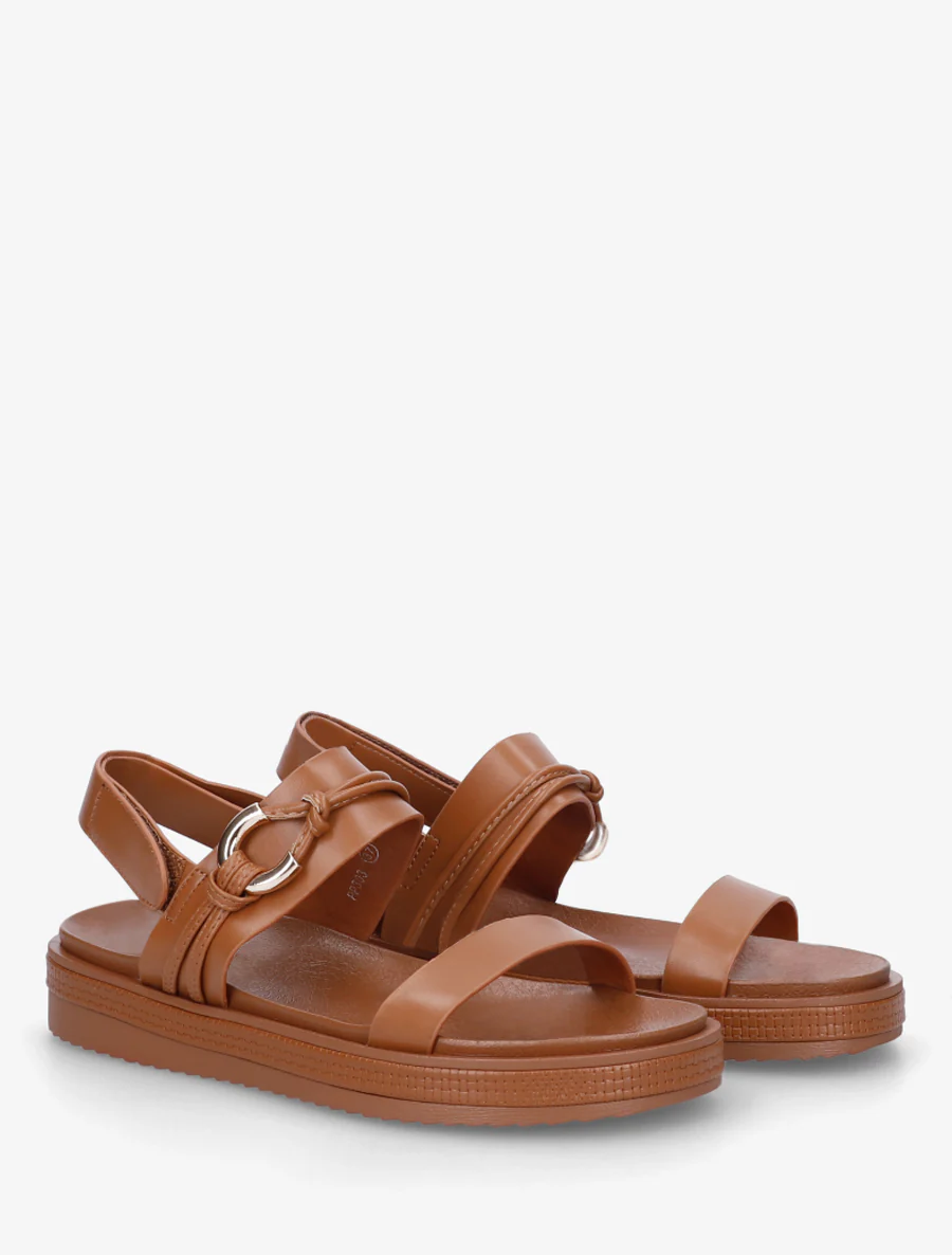 Platte sandalen met decoratieve metalen gesp. - Kameel - Image 4