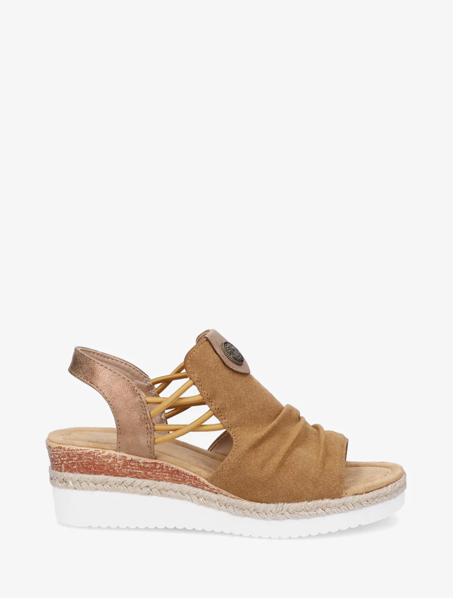 Schoenen met sleehak en rozetmedaille - Kameel