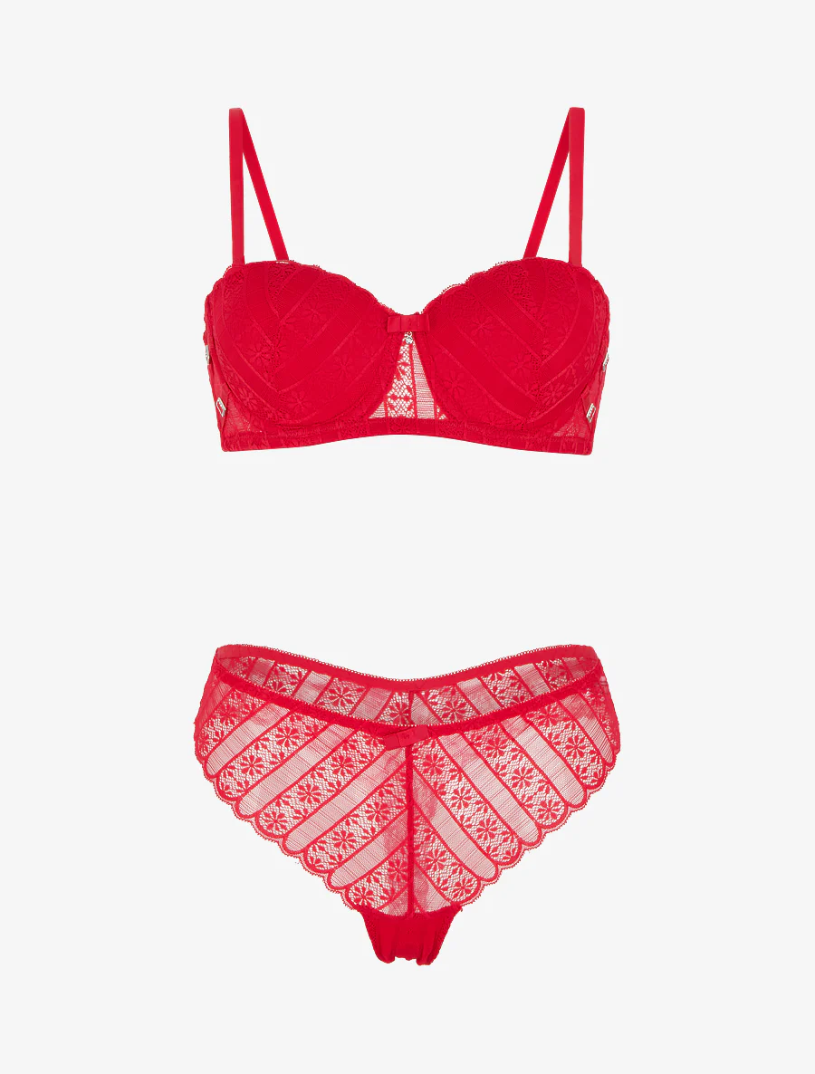Set van een kanten bh en string met opengewerkt patroon - Rood - Image 2