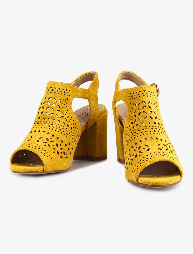 Suede sandalen met stippen - mosterdkleurig
