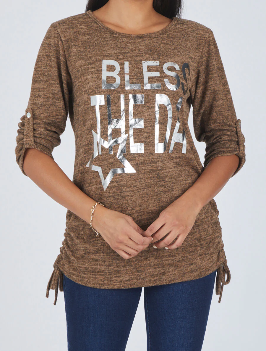 Wijde pullover met bedrukking Bless the da - taupe - Image 4